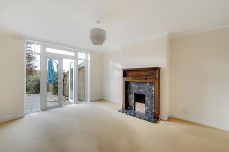 3 bedroom semi-detached house to rent - Photo 2