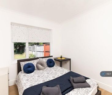 2 bedroom semi-detached house to rent - Photo 4