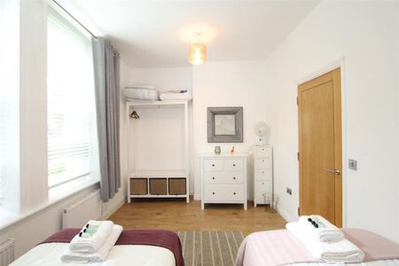 2 bedroom ground floor flat to rent - Photo 4
