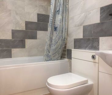 Price £1,050 pcm - Available Now - Unfurnished - Photo 3