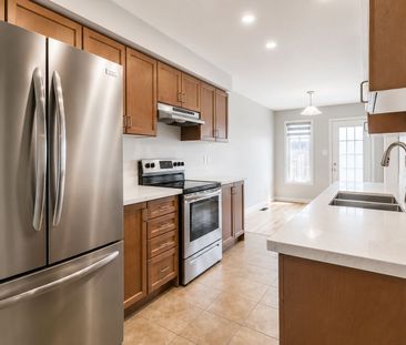 For Lease - 90 Delport Close, Brampton, Ontario - Photo 5
