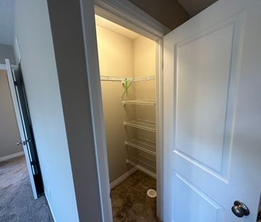 For Lease - 70 Thatcher Drive, Guelph, Ontario - Photo 4