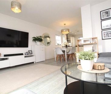 4 bedroom detached house to rent - Photo 3