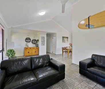 THREE BEDROOM HOME IN COASTAL INNES PARK!! - Photo 1