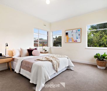 2 Bedroom Apartment in East Melbourne - Photo 2