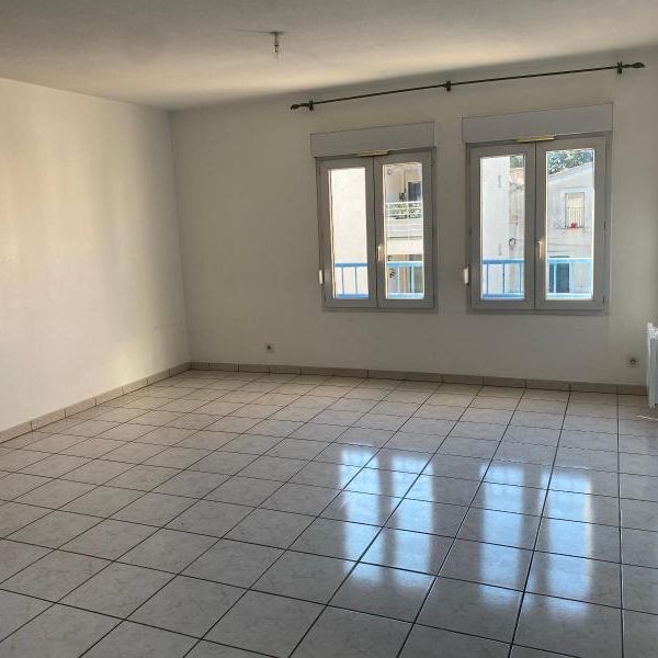 Location Appartement 3 pièces 62m² ST MAXIMIN LA STE BAUME 83470 - Photo 1
