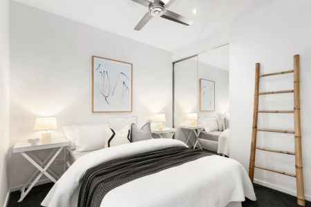 Stylish Second-Floor Retreat with Alfresco Balcony! - Photo 2