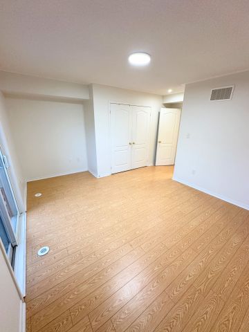 For Lease - 3250 Bentley Drive Unit# 74, Mississauga, Ontario - Photo 2