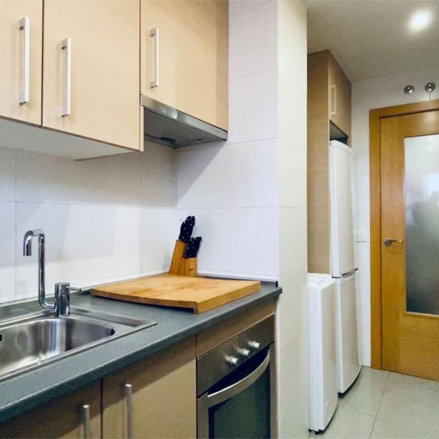 Piso de alquiler en Calle Pico de Mulhacén, 28, Numancia - Photo 1