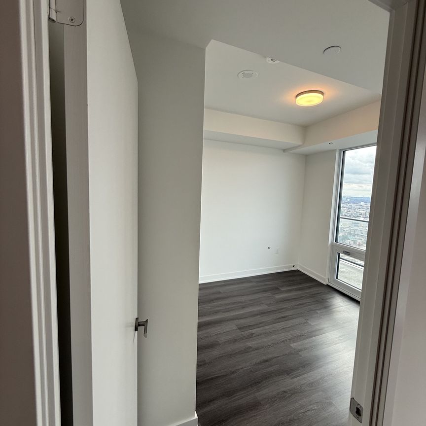 For Lease - 448 BURNHAMTHORPE Road Unit# 1612, Mississauga, Ontario - Photo 1