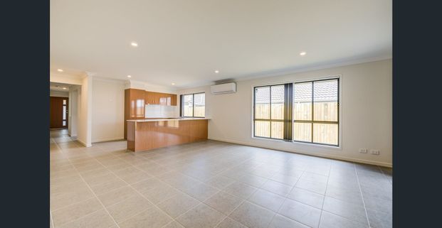 Family Home in Camelot Estate! - Photo 1