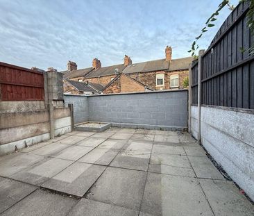3 bedroom terraced house to rent - Photo 5