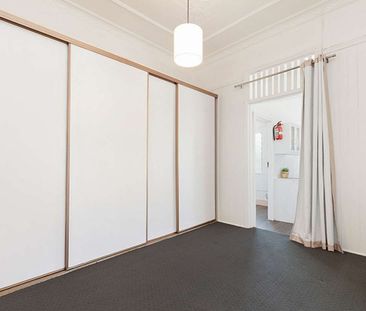 PET FRIENDLY ONE BEDROOM UNIT - Photo 5