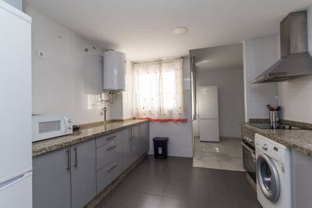 Calle Martínez de la Rosa, Málaga, Andalusia 29010 - Photo 5