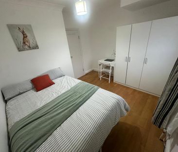 5 bedroom flat share to rent - Photo 1