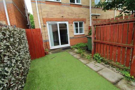 Birchington Avenue, Middlesbrough, TS6 - Photo 3