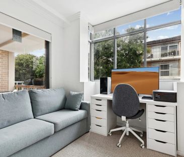 Stylish Apartment in Prime Lifestyle Location - Photo 1