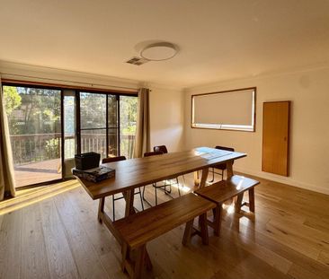 Stylish, Light-Filled Family Home in a Quiet North Nowra Street - Photo 6