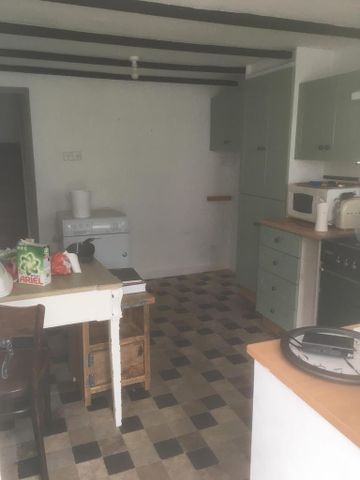 2 bedroom terraced house to rent - Photo 2