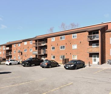 Hungerford Gate | 4000 Hungerford Gate, Kanata - Photo 1