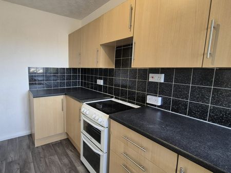 Flat to rent on - Photo 4