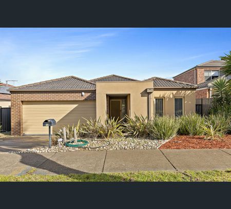 12 Pinnacle Drive, Craigieburn, Vic 3064 - Photo 2