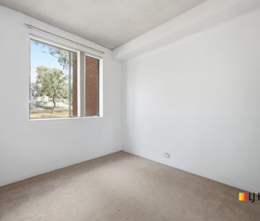 Refreshed Hawker Apartment - Photo 1