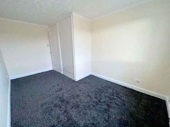 4 bedroom terraced house to rent - Photo 1