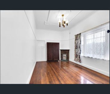 VIDEO inspection - How great is this - enter via rear laneway - Photo 5