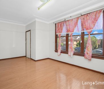 20 Hinkler Avenue, Warwick Farm NSW 2170 - House For Rent | Domain - Photo 6