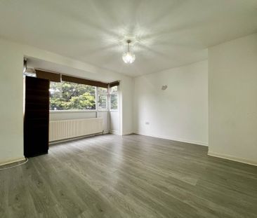 Guide Price £2,500 pcm - Available Now - Part Furnished - Photo 5