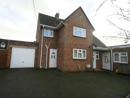 Flat to rent on - Photo 4