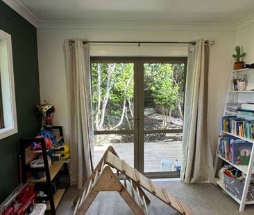 Modern and private 3-bedroom home in prime location - Photo 3