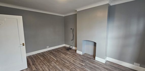 3 Bed - 221 Stainbeck Road, Leeds - LS7 2LR - Professional - Photo 2