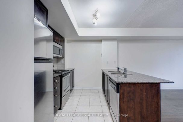 Condo Townhouse For Lease | W8123278 - Photo 1