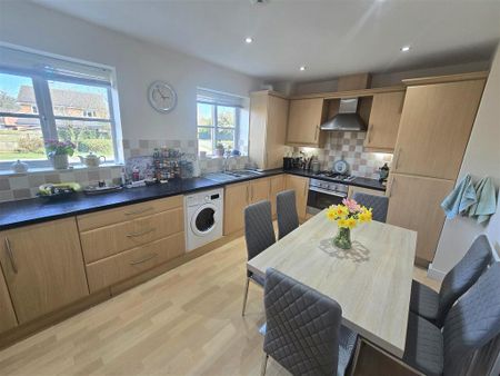 2 bedroom apartment to rent - Photo 4