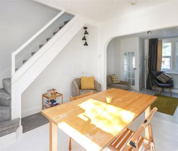 2 bedroom end of terrace house to rent - Photo 6