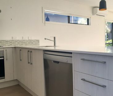 Lovely Townhouse in Point England - Photo 5
