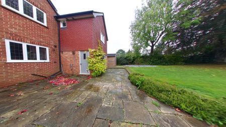 4 bedroom detached house to rent - Photo 3