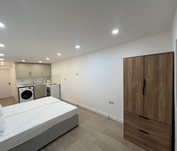 Studio to rent - Photo 1