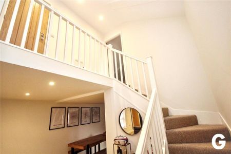 2 bedroom semi-detached house to rent - Photo 5