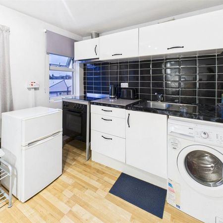 Studio to rent - Photo 3