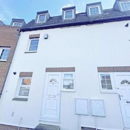 1 bedroom duplex to rent Pollys Yard, Newport Pagnell, Buckinghamshire, MK16 - Photo 1