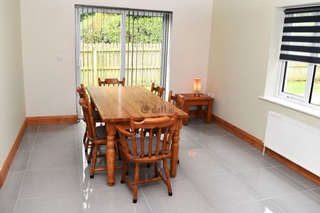 House to rent in Cork - Photo 3