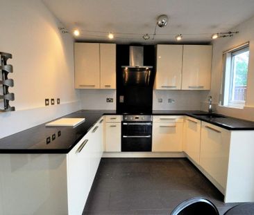 2 bedroom end of terrace house to rent - Photo 5