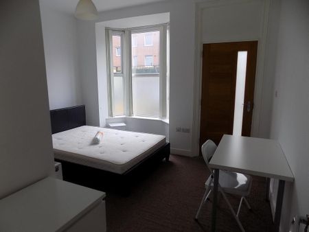 5 bedroom terraced house to rent - Photo 4
