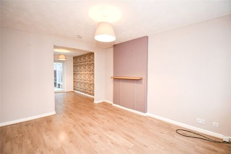 Denny Close, CH49 0XG, Upton - Photo 2