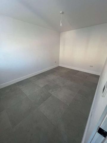 Eccles, M30 - Photo 2