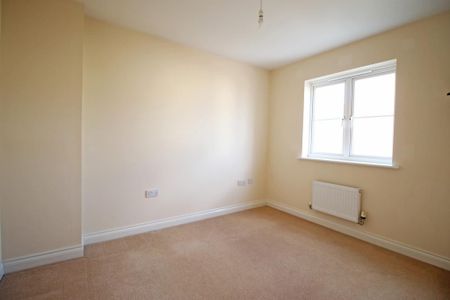 3 bedroom end of terrace house to rent - Photo 4