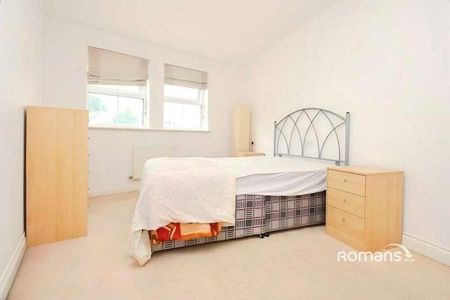 Crispin Way, Uxbridge, UB8 - Photo 4